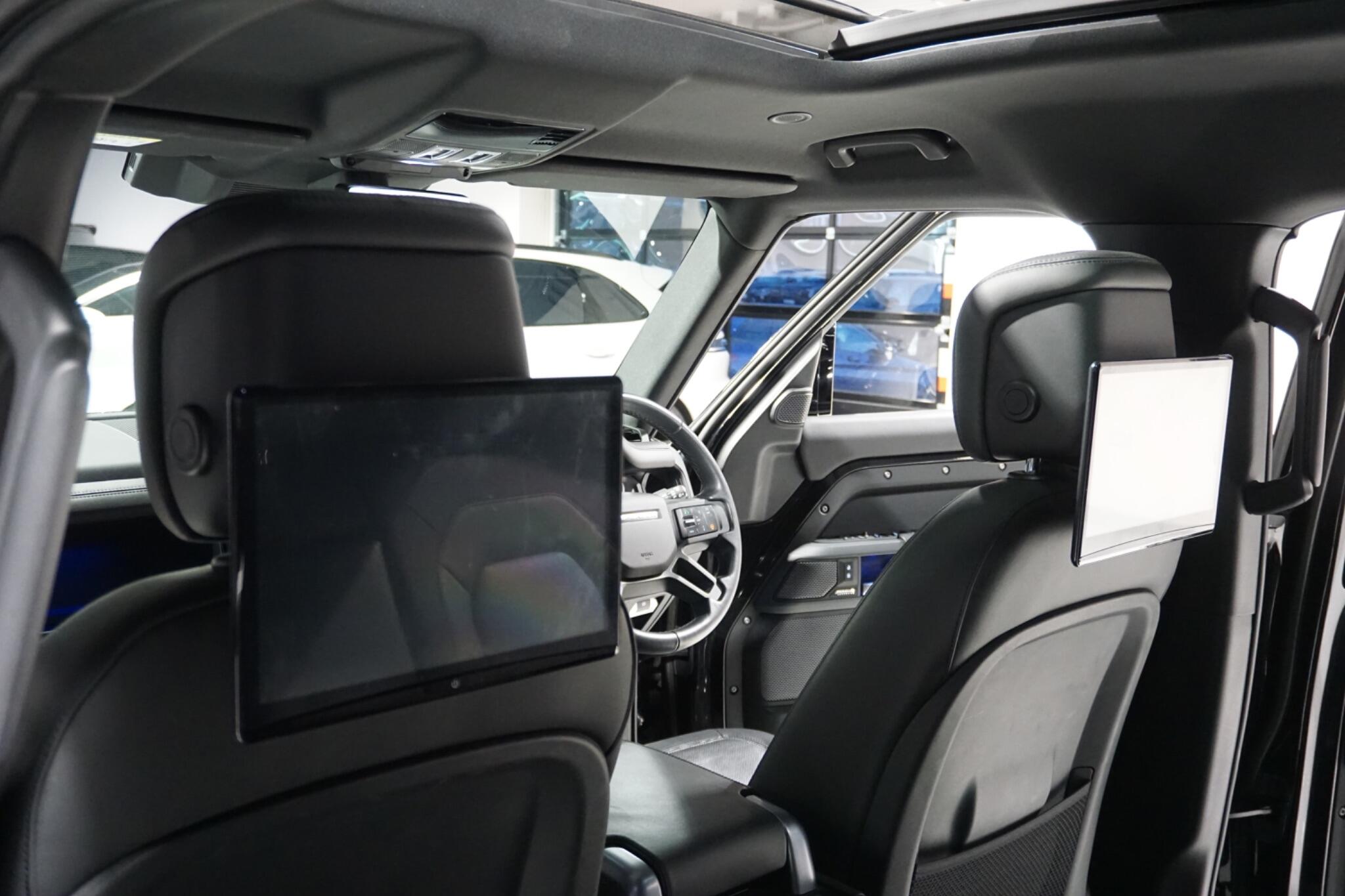 Land Rover Defender 110 3.0 D300 MHEV X-Dynamic HSE SUV 5dr Diesel Auto 4WD Euro 6 (s/s) (300 ps)